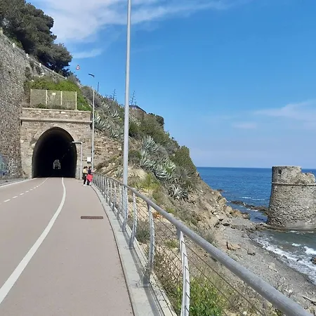 Casa Teresita 300mt Mare Imperia